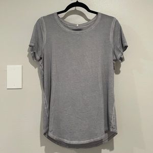 Lululemon | distressed boyfriend tee | Size M